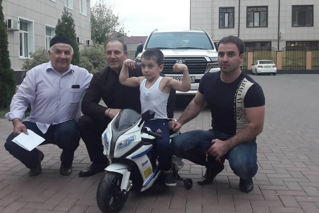 Кадыров: Мальчик из Чечни сможет подтвердить рекорд по отжиманиям