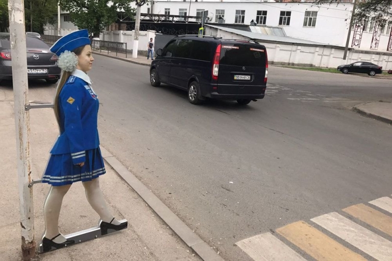 Подходы к волгоградским школам плохо оснащены дорожными знаками