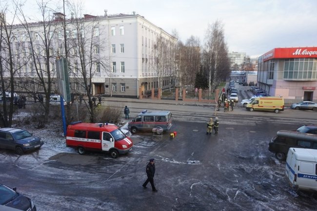 Трое пострадавших при взрыве в Архангельске доставлены в Москву