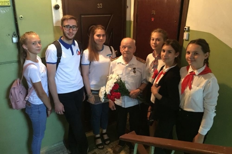 В Орловской области на домах ветеранов установили памятные звезды