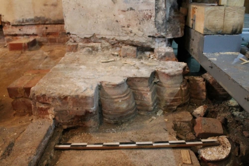 Найдены новые данные о пустом саркофаге в Успенском соборе Ростова