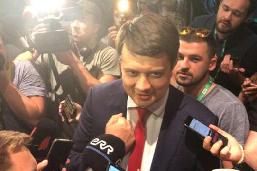 
            Разумков пожаловался на кадровый дефицит своей партии        