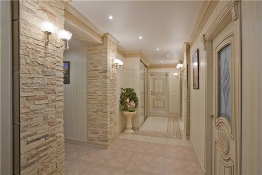 Как использовать искусственный камень в прихожей? искусственный камень в прихожей